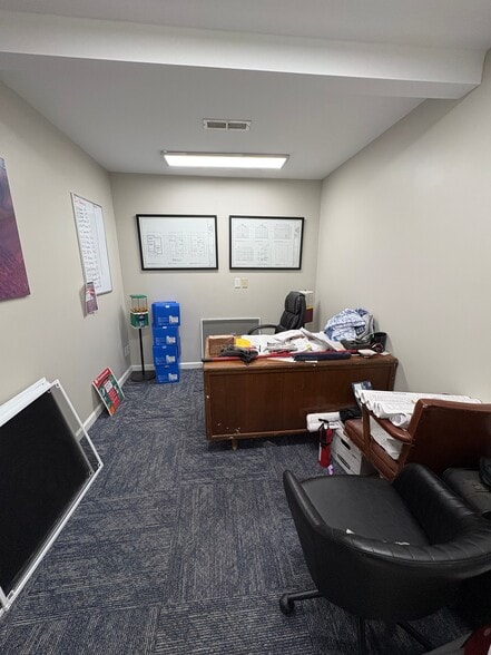 More Photos Of 1224 Executive Blvd, Chesapeake Showroom For Sale