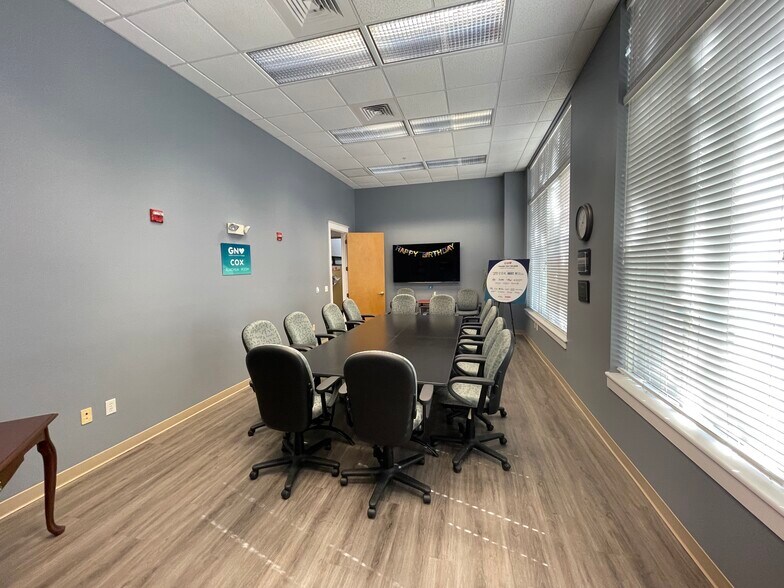 More Photos Of 300 E University Ave, Gainesville Office Residential For Sale