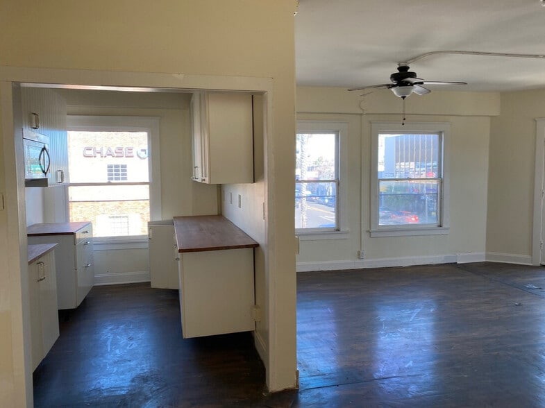 More Photos Of 970-980 Garnet Ave, San Diego Storefront Retail Office For Lease