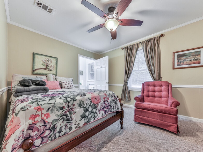 More Photos Of 3605 Shallowford Rd, Marietta Healthcare For Sale