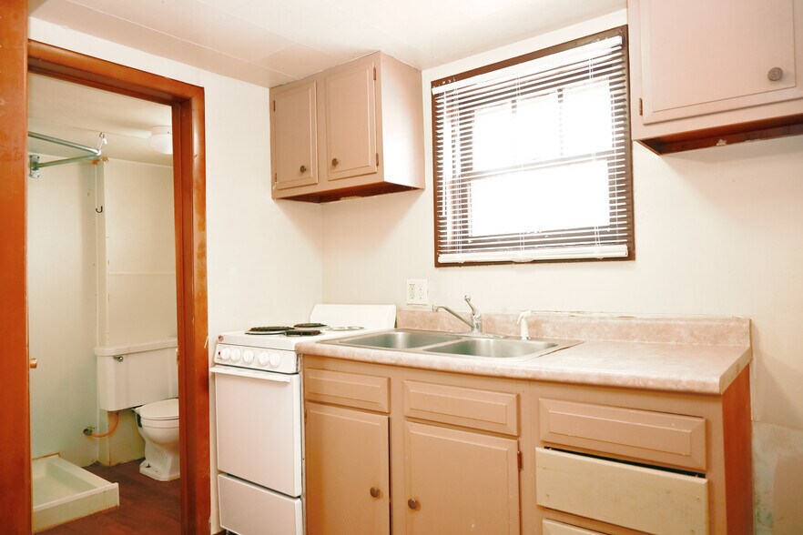 More Photos Of 1220 N Front St, Crookston Apartments For Sale