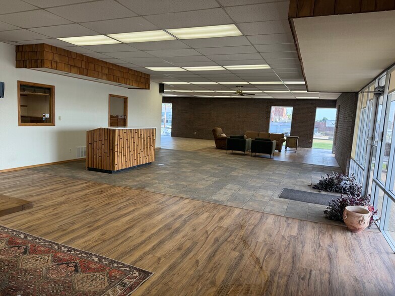 More Photos Of 117 W 7th Ave, Augusta Office For Lease