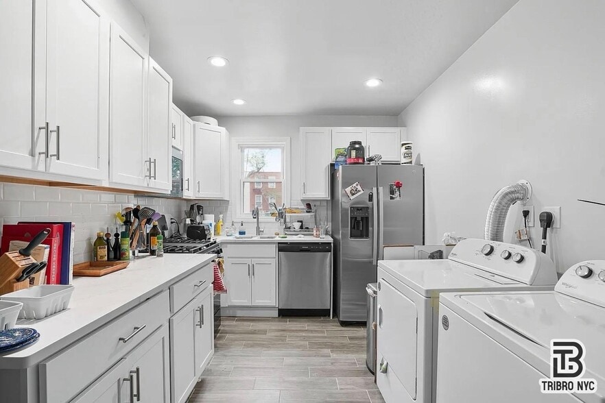 More Photos Of 126 Hall St, Brooklyn Apartments For Sale