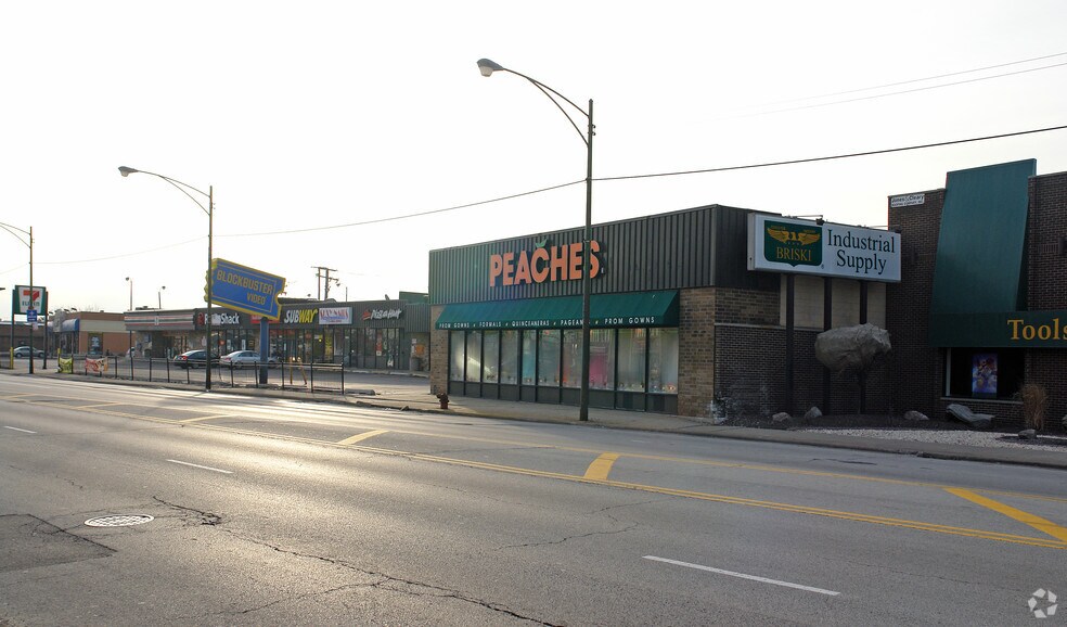 More Photos Of 5893-5915 S Archer Ave, Chicago Freestanding For Lease