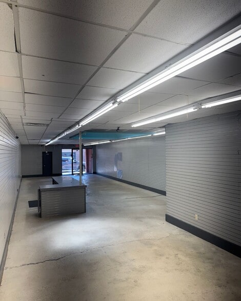 More Photos Of 82-84 N Market St, Charleston Storefront For Lease