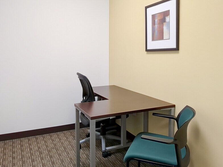 More Photos Of 603-690 Saint George Square Ct, Winston-Salem Coworking Space