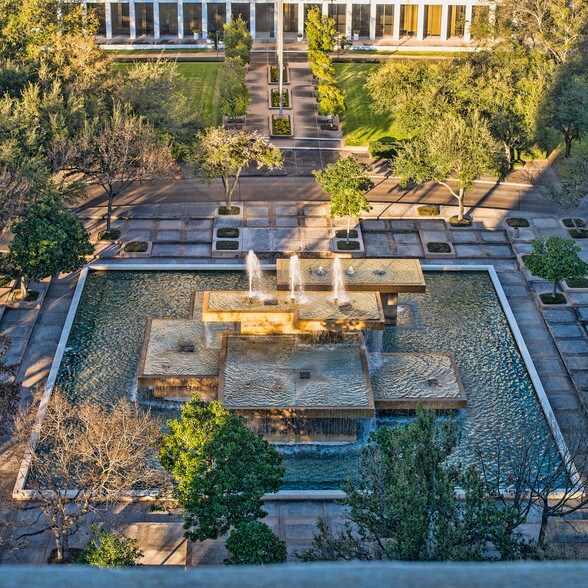 More Photos Of 6200 Savoy Dr, Houston Office For Sale