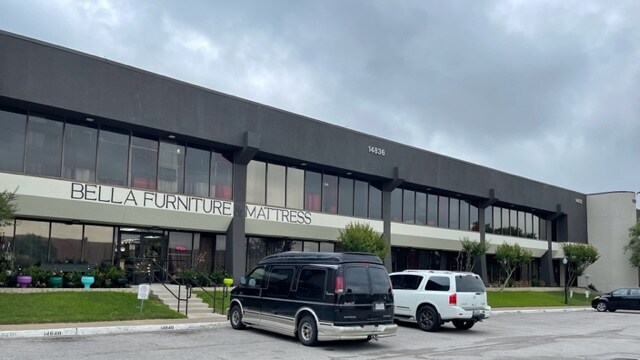 More Photos Of 14802-14850 Venture Dr, Farmers Branch Light Manufacturing For Lease