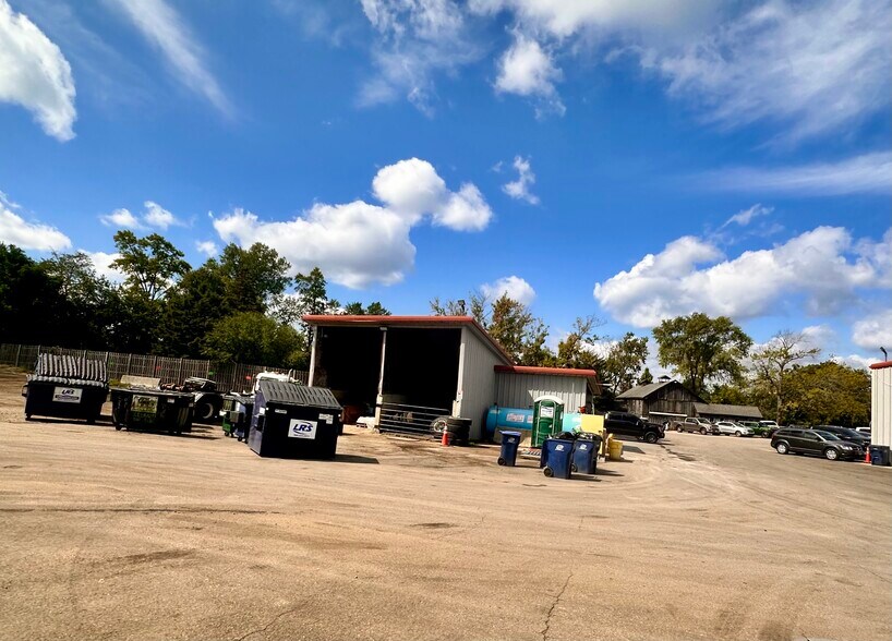 More Photos Of 1350 N Old Rand Rd, Wauconda Warehouse For Lease