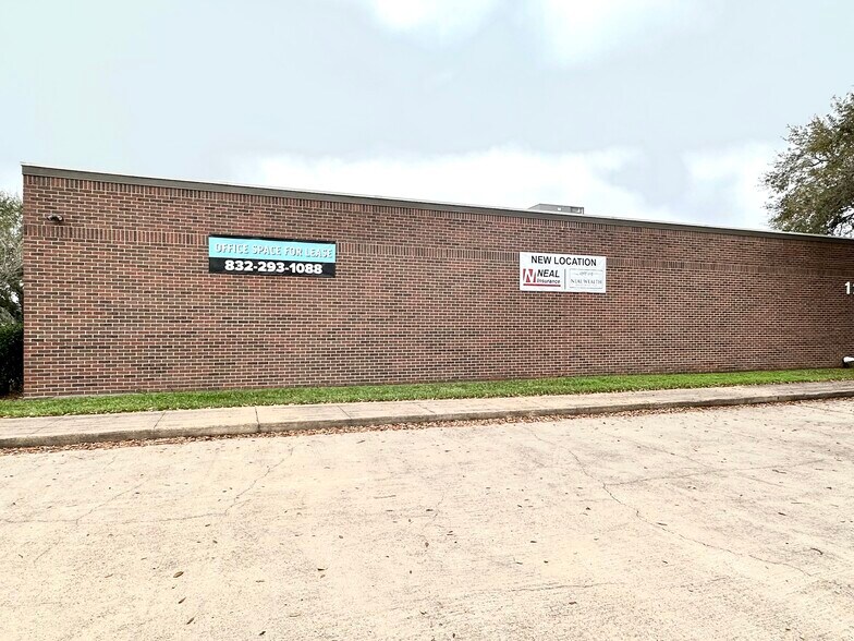 More Photos Of 1216 N Velasco St, Angleton Office For Lease