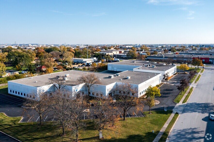 More Photos Of 901-951 Cambridge Dr, Elk Grove Village Warehouse For Lease