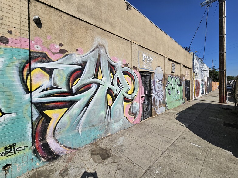 Primary Photo Of 4365 Wall St, Los Angeles Manufacturing For Sale