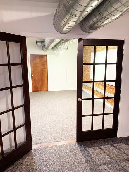 More Photos Of 300 Martin Luther King Blvd, Wilmington Office For Lease