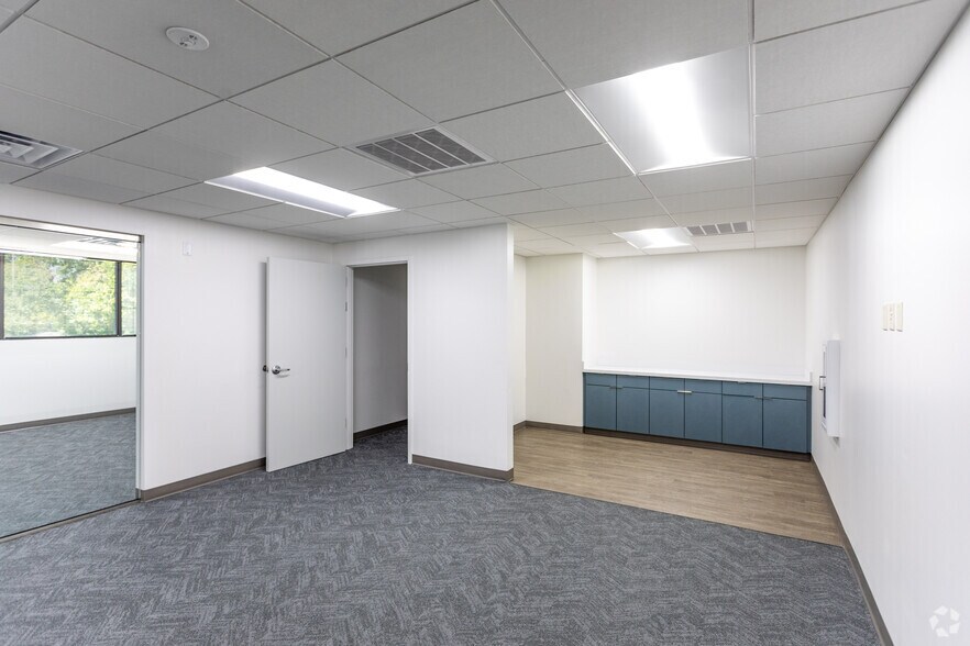 More Photos Of 2505 21st Ave S, Nashville Office For Lease