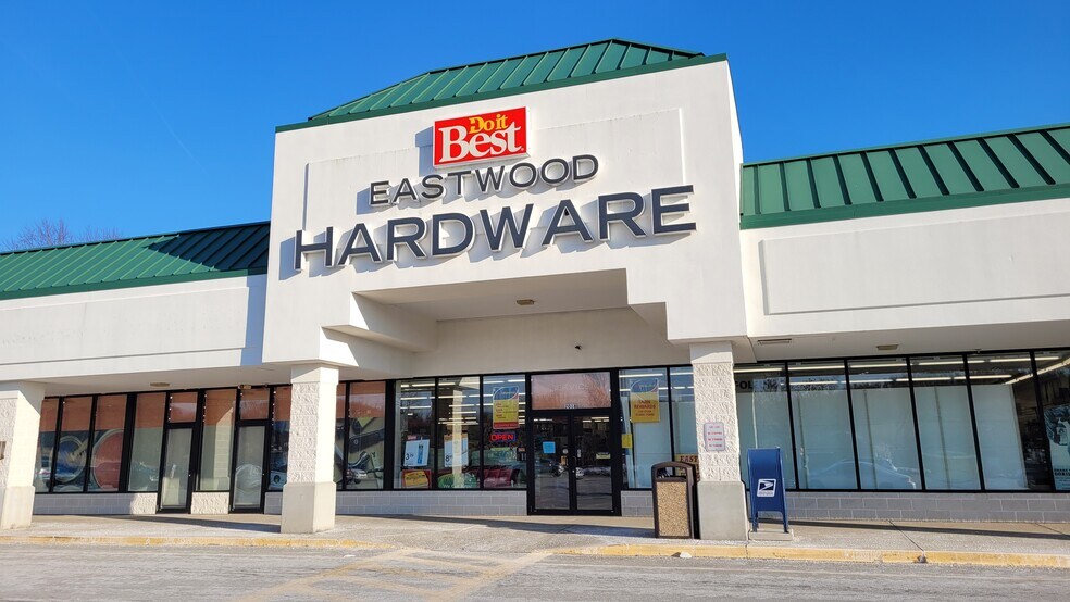 More Photos Of 2016 Penny Ln, Jeannette Unknown For Lease