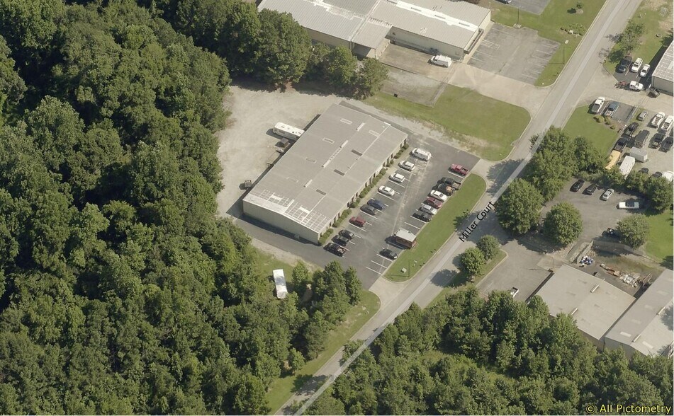 More Photos Of 5731 Miller Ct, Columbus Light Distribution For Lease