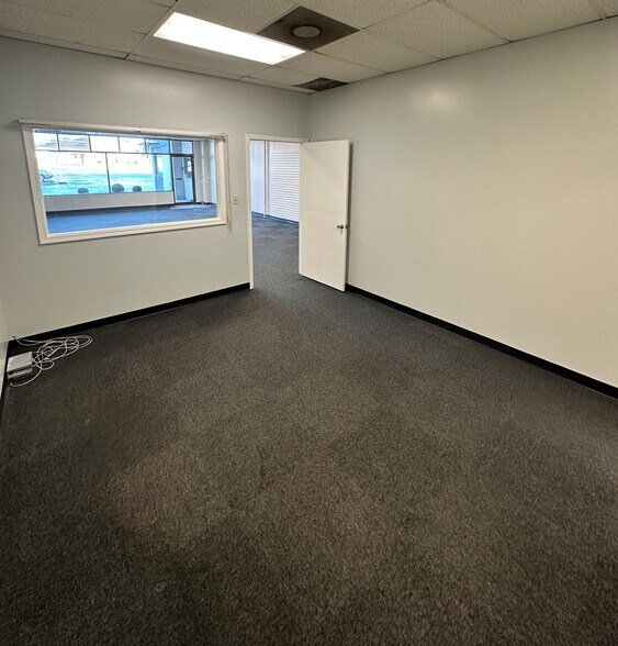 More Photos Of 6041-6069 NE Antioch Rd, Gladstone Unknown For Lease