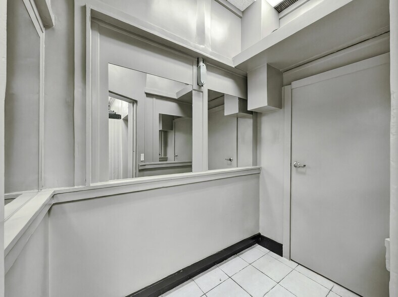 More Photos Of 643 NW 20th St, Miami Freestanding For Sale