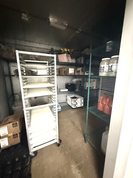 More Photos Of 2502 Highway 87, Navarre Specialty For Sale