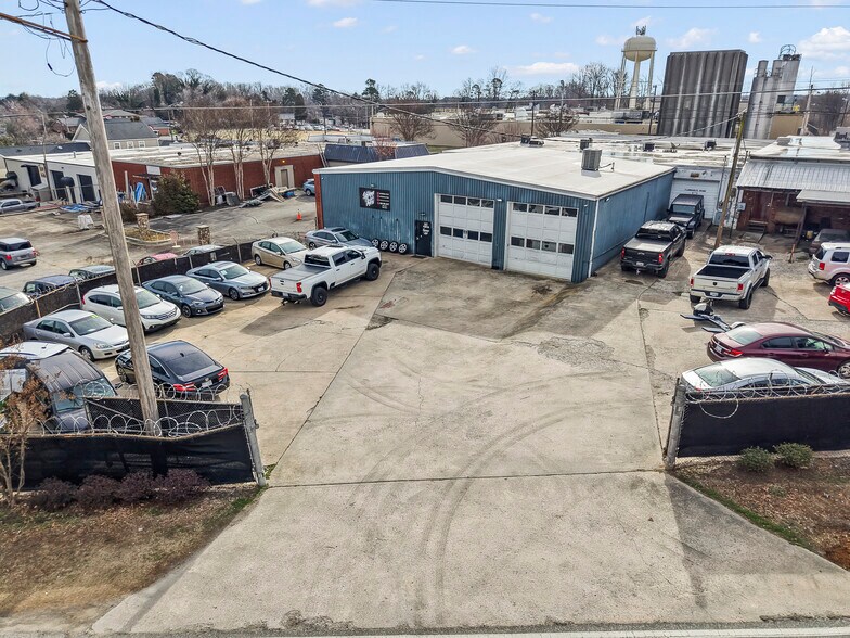 More Photos Of 808-810 W Main St, Jamestown Auto Repair For Sale