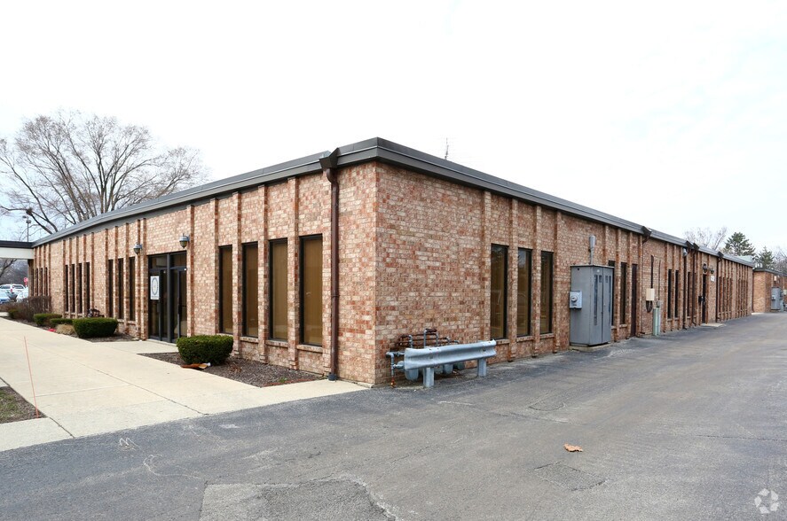 More Photos Of 832 E Rand Rd, Mount Prospect Office For Sale