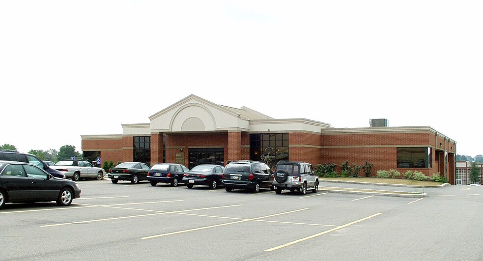 More Photos Of 4105 Holiday St NW, Canton Medical For Lease