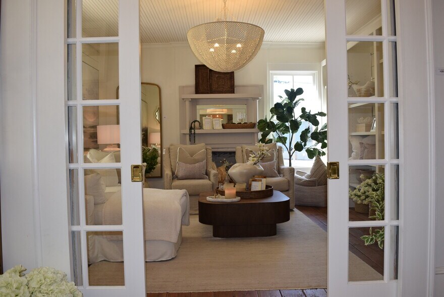 More Photos Of 1116 Canton St, Roswell Office For Sale