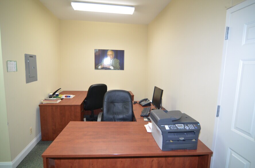 More Photos Of 4 Walter E Foran Blvd, Flemington Office For Sale