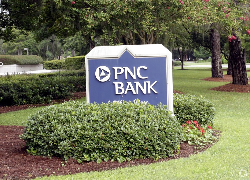 More Photos Of 4 Office Way, Hilton Head Island Bank For Sale