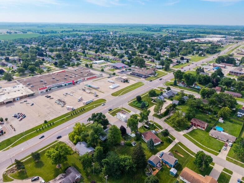 More Photos Of 1803 S Center St, Marshalltown Restaurant For Sale
