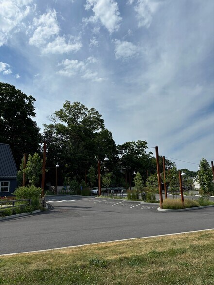 More Photos Of 600 E Putnam Ave, Cos Cob Freestanding For Lease