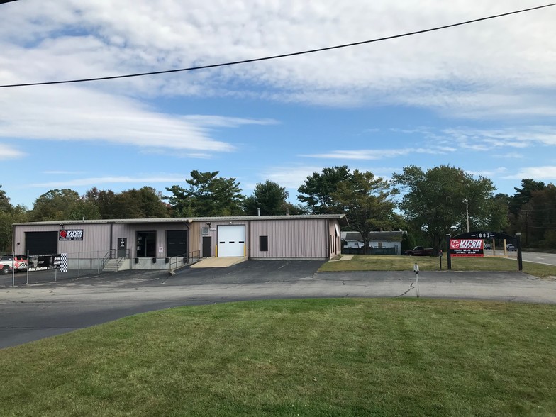 Primary Photo Of 1882 Fall River Ave, Seekonk Showroom For Lease