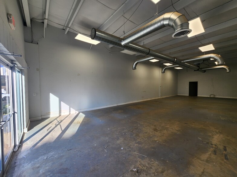 More Photos Of 10217-10225 Nokesville Rd, Manassas Restaurant For Lease