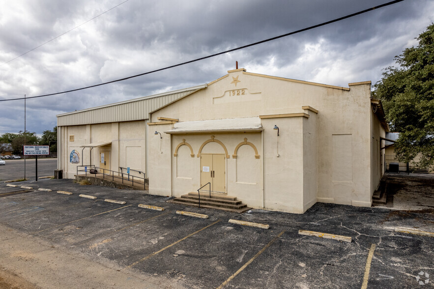 Primary Photo Of 257 E South St, New Braunfels Freestanding For Sale