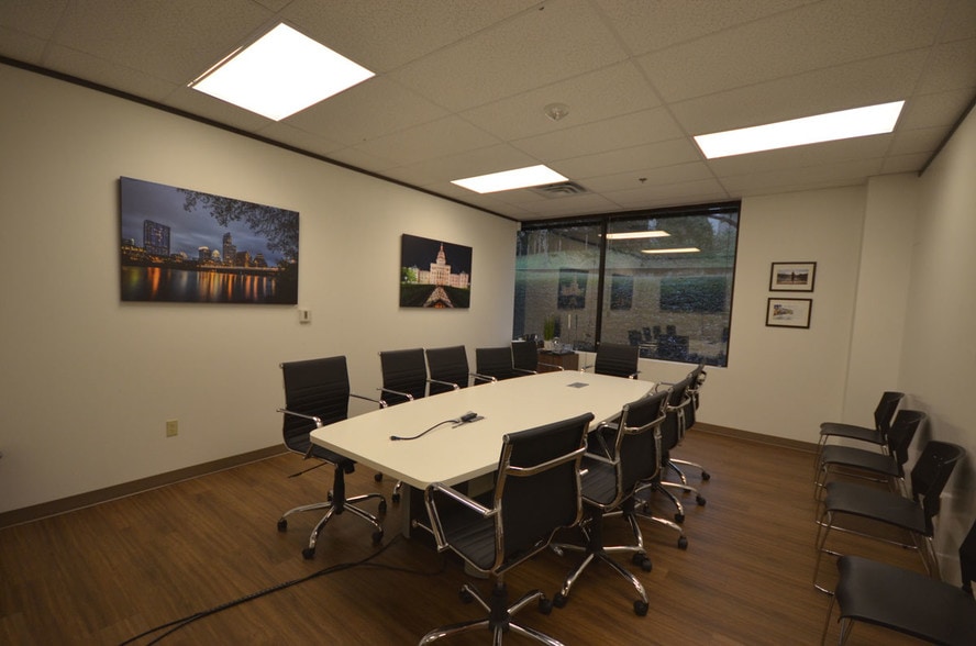 More Photos Of 7004 Bee Caves Rd, Austin Office For Lease