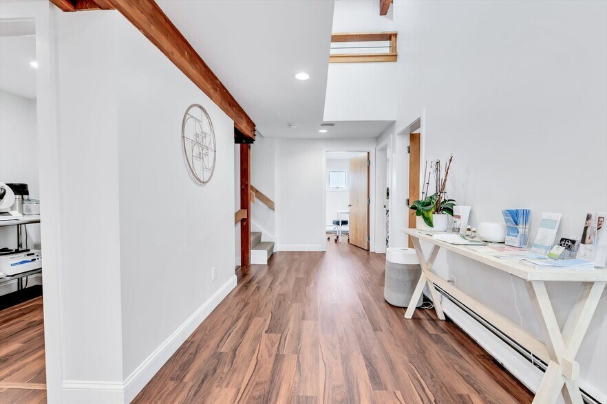 More Photos Of 1049 Main St, West Barnstable Medical For Sale
