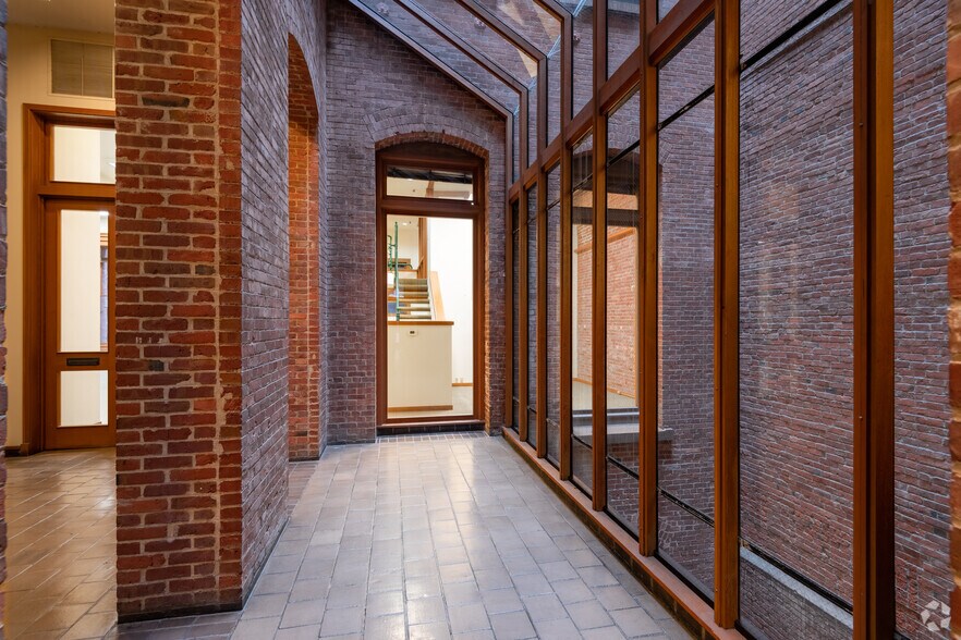 More Photos Of 119 1st Ave S, Seattle Loft Creative Space For Lease