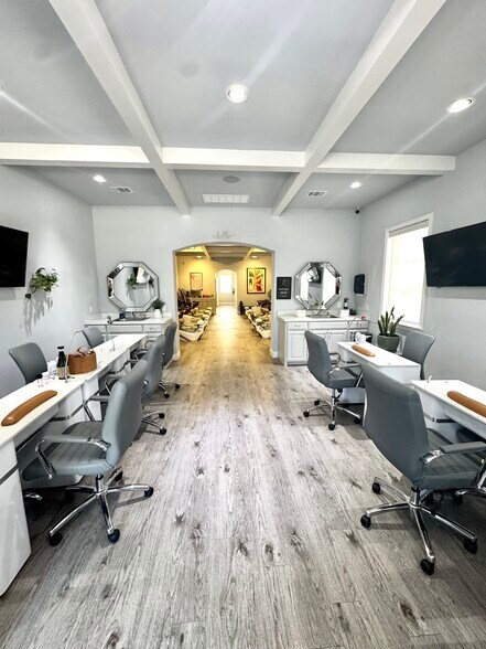 Primary Photo Of 6164 Bentridge Dr, Hurst Office For Sale
