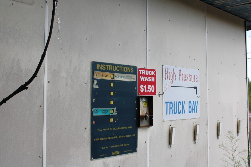 More Photos Of 915 Michigan Ave E, Battle Creek Carwash For Sale