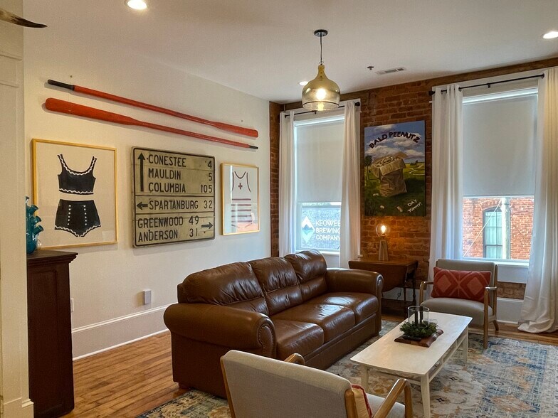 More Photos Of 114 N Walnut St, Seneca Storefront Retail Residential For Sale