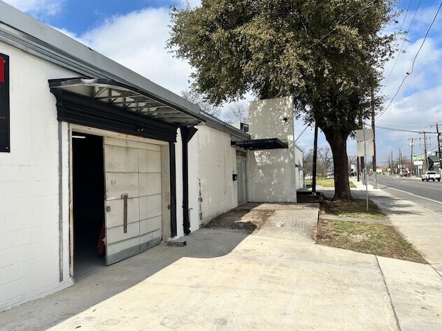 More Photos Of 541 Roosevelt Ave, San Antonio Warehouse For Lease