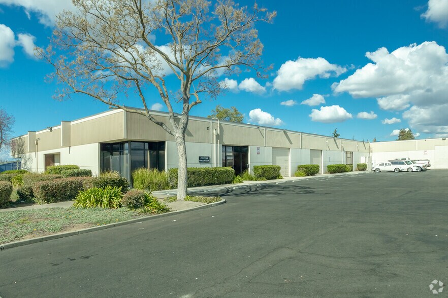 More Photos Of 6965 Luther Dr, Sacramento Industrial For Lease