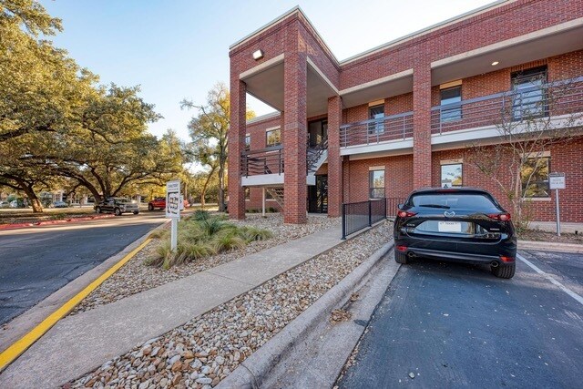 More Photos Of 11824 Jollyville Rd, Austin Medical For Lease