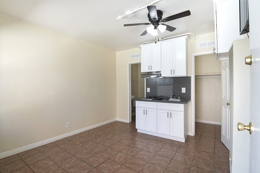 More Photos Of 1930 S Oxford Ave, Los Angeles Apartments For Sale