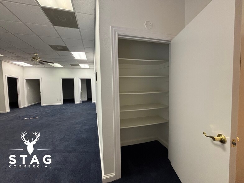 More Photos Of 376 W Main St, Lewisville Medical For Sale