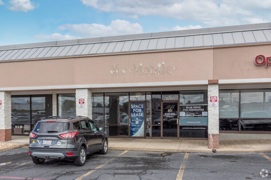 More Photos Of 1790 E Market St, Harrisonburg General Retail For Lease