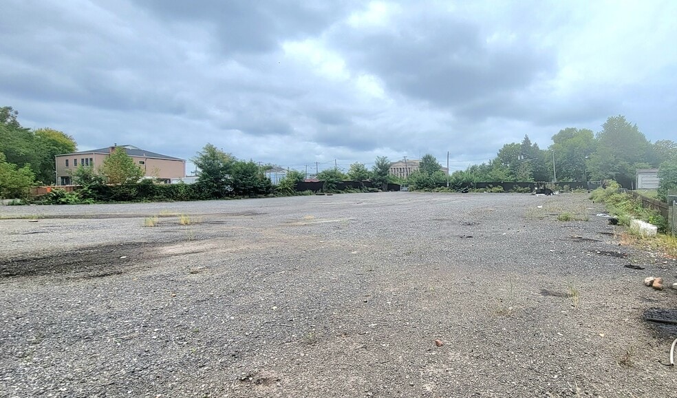 More Photos Of 2-8 Ogden St, Newark Land For Lease