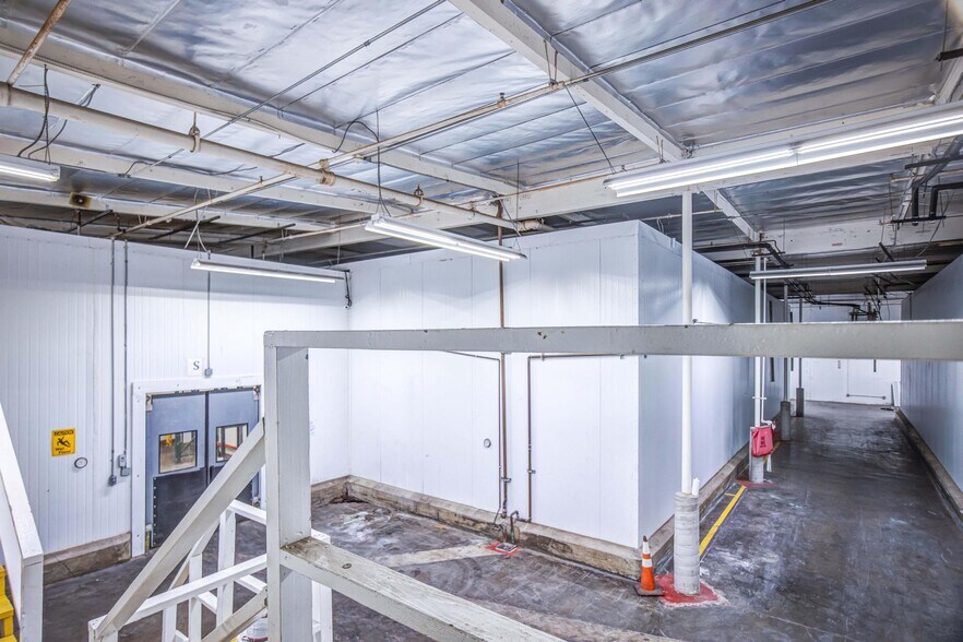 More Photos Of 6820-6830 E Washington Blvd, Commerce Refrigeration Cold Storage For Lease