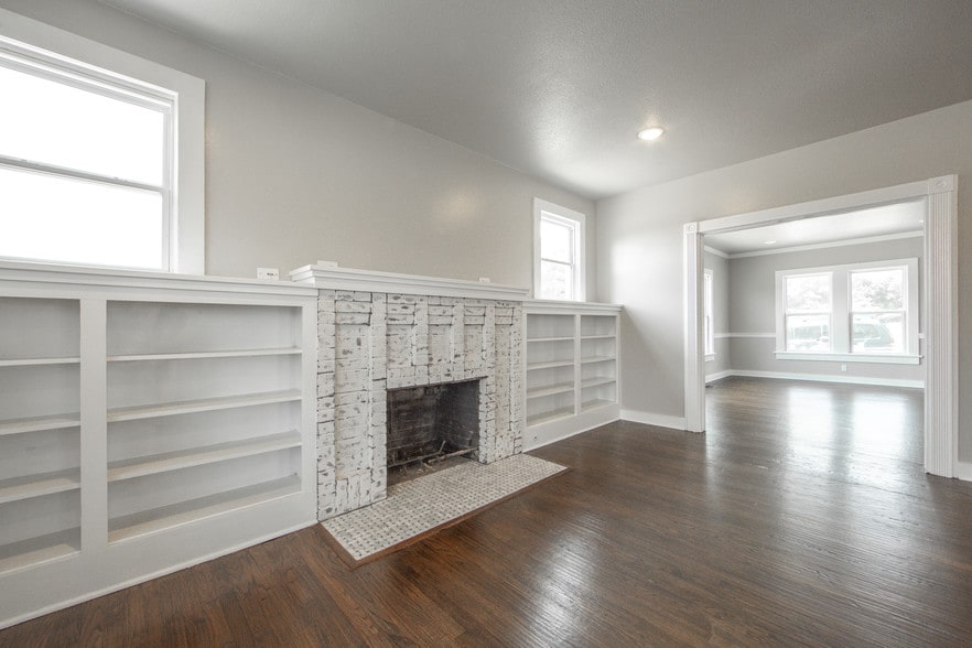 More Photos Of 209 E University Dr, Denton Medical For Lease