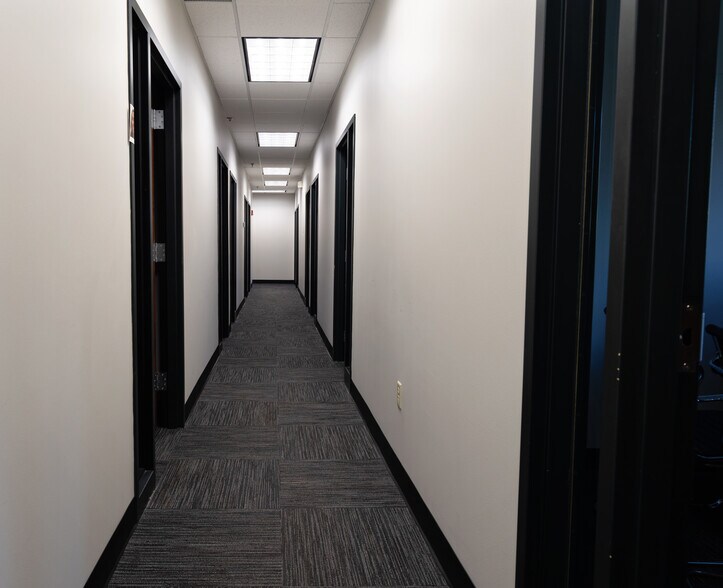 More Photos Of 3540 NE Ralph Powell Rd, Lee's Summit Office For Lease